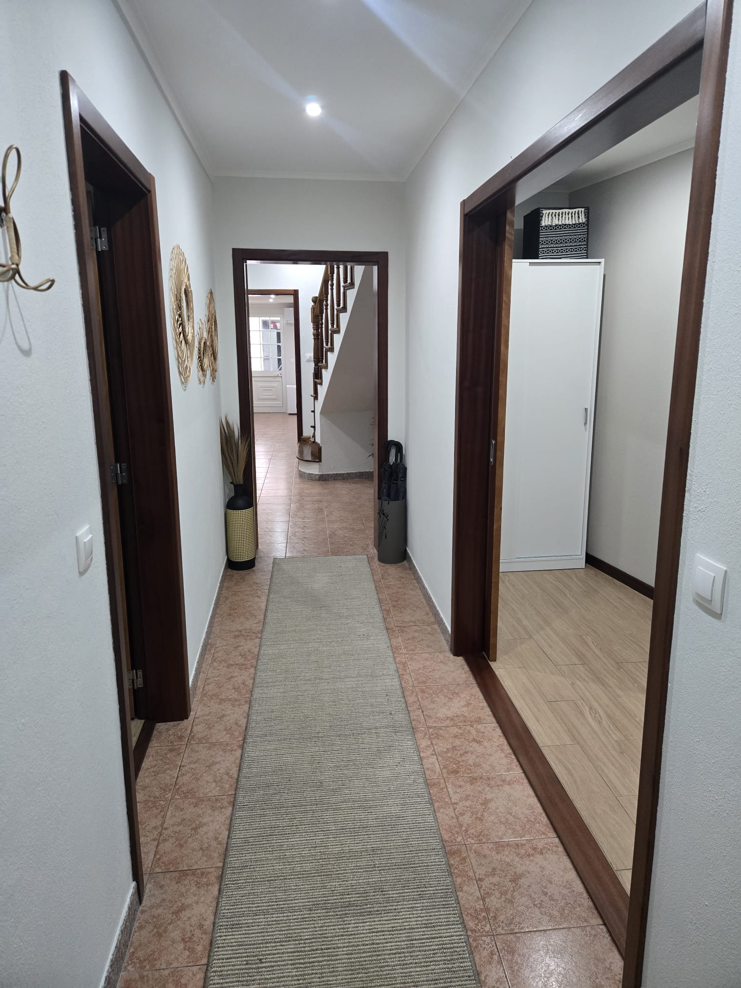 Bureau et passage d'entrée, vue 2